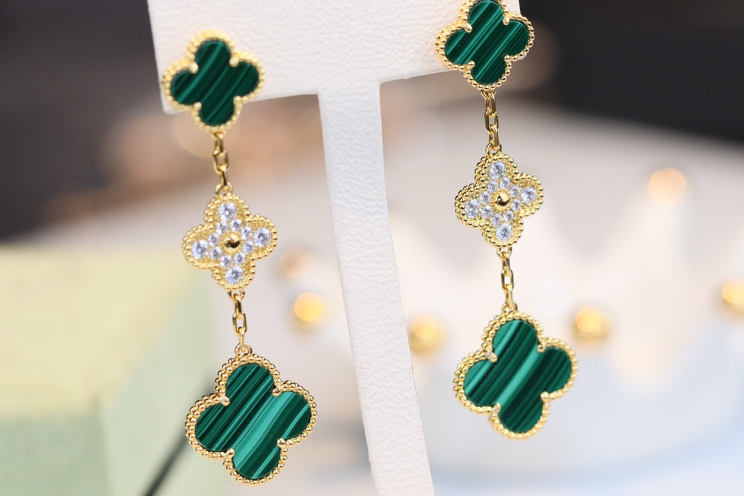 ˇGilded EraˇCLOVER EARRINGS GOLD MALACHITE DIAMOND 3 MOTIF