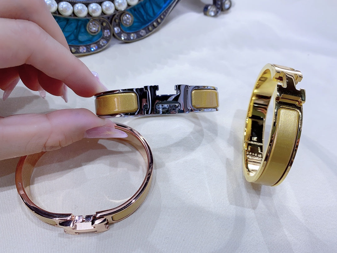 ˇGilded EraˇH CHAMPAGNE BRACELET