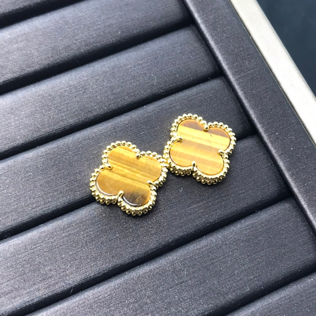 ˇGilded EraˇCLOVER MEDIUM 1 MOTIFS TIGER EYE EARRINGS