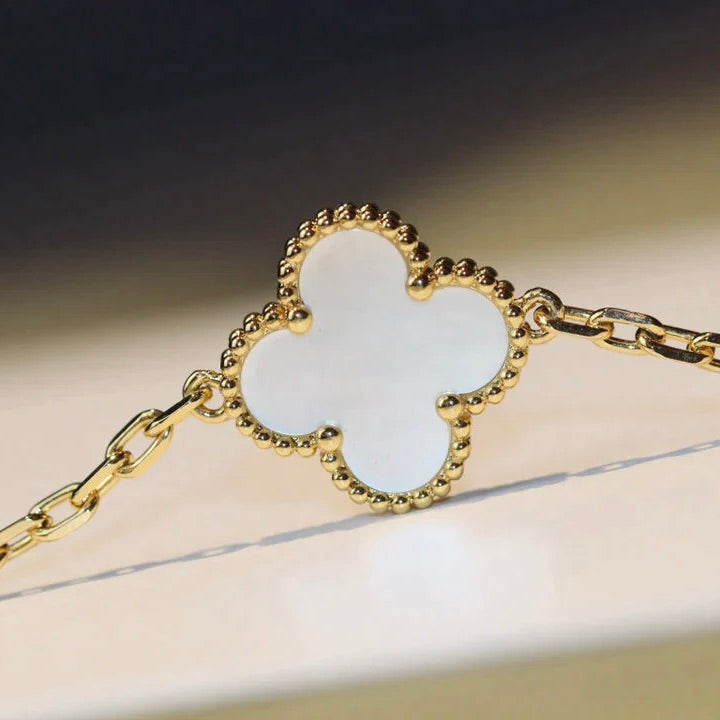 ˇGilded EraˇCLOVER 20 MOTIFS WHITE MOP NECKLACE