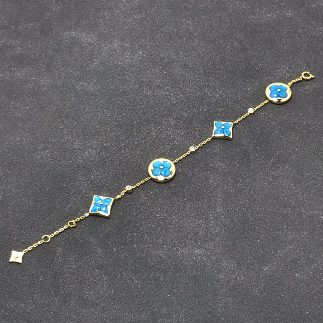 ˇGilded EraˇSTAR AND SUN TURQUOISE 4 MOTIFS 3 DIAMONDS