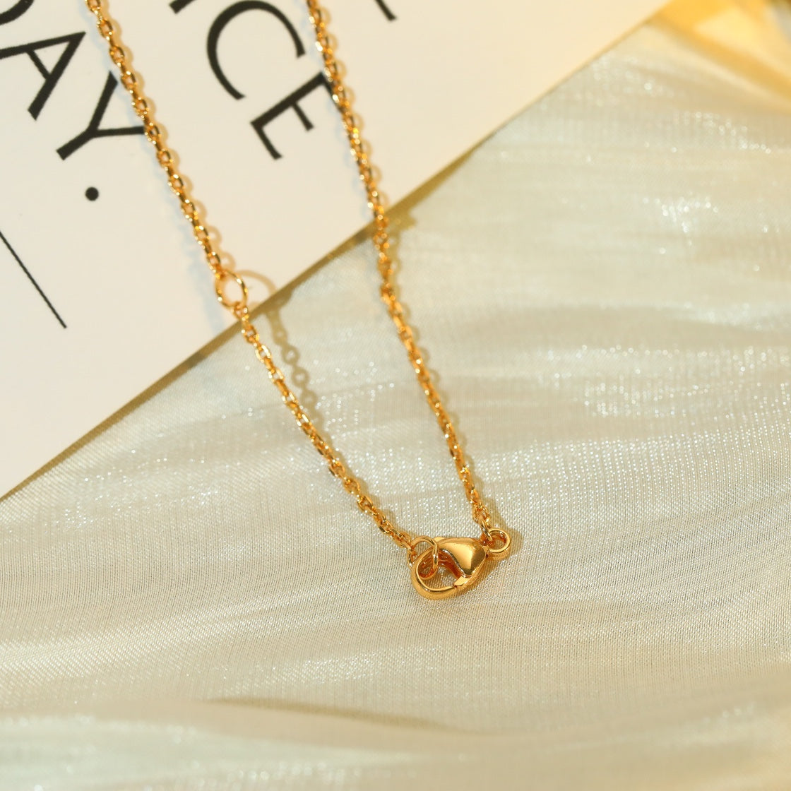 ˇGilded EraˇVOLT SILVER DIAMOND PEDANT NECKLACE