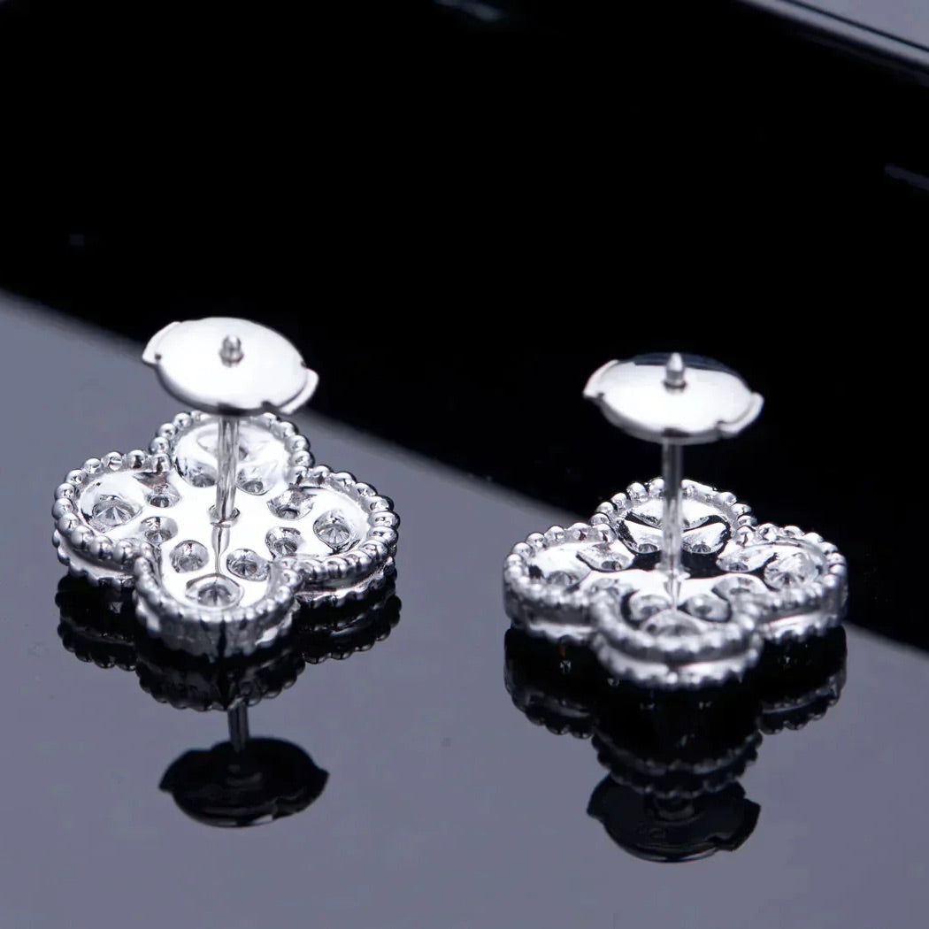 ˇGilded EraˇCLOVER 1 MOTIFS DIAMOND STUD EARRINGS SILVER