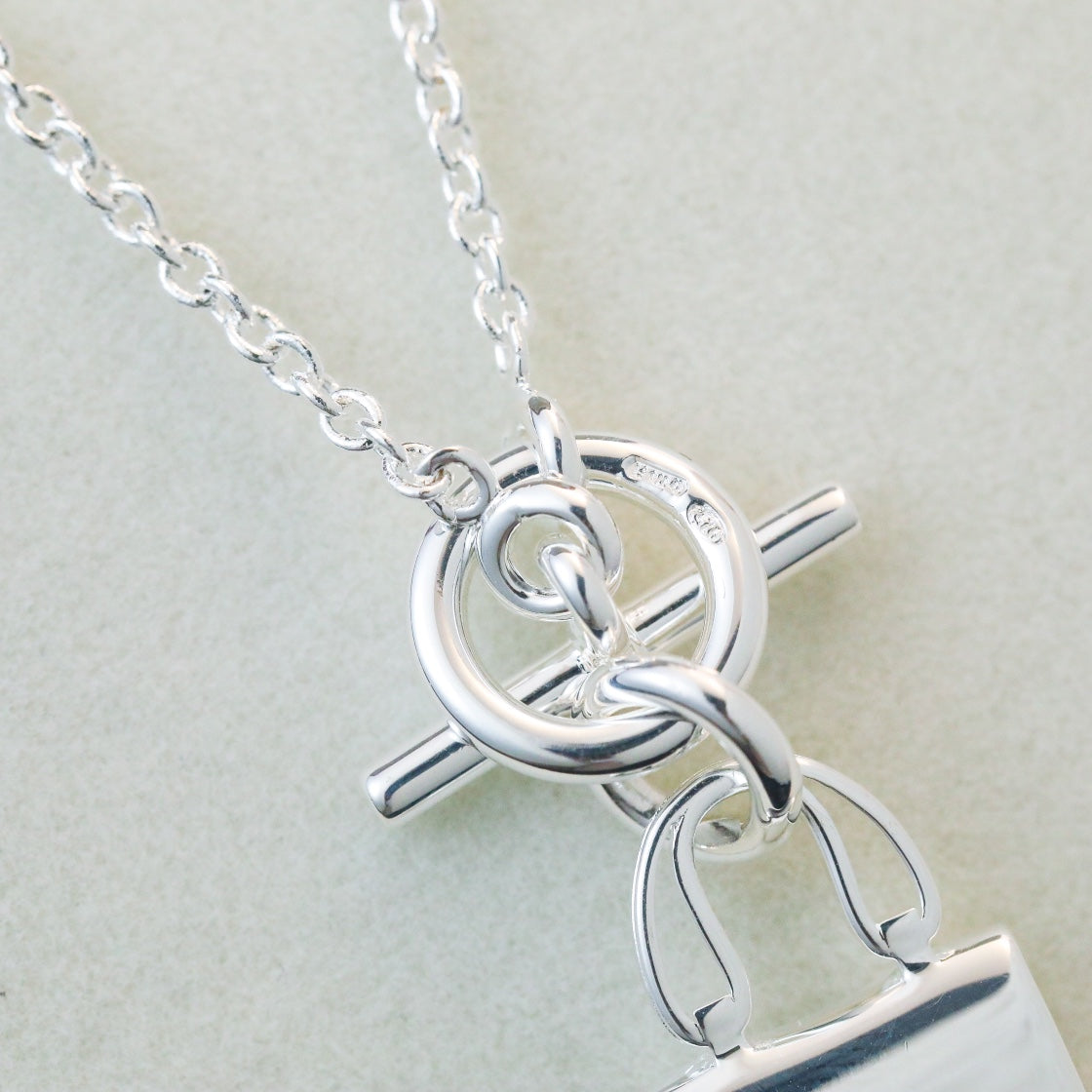 ˇGilded EraˇPOP H PEDANT SILVER NECKLACE