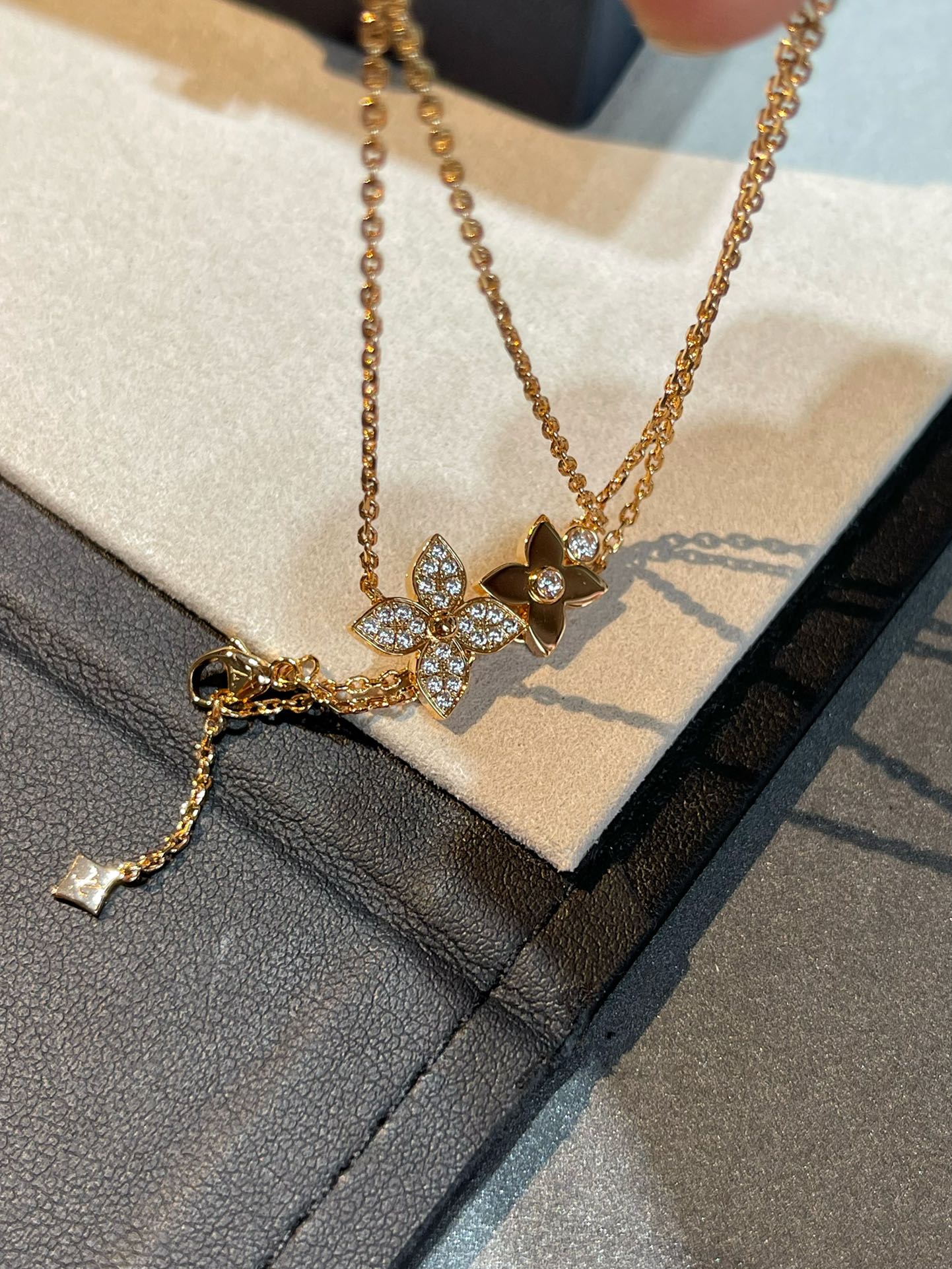 ˇGilded EraˇSTAR BLOSSOM NECKLACE PINK GOLD DIAMONDS