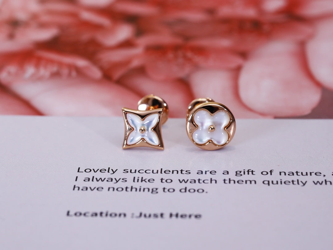 ˇGilded EraˇSTAR AND SUN PINK GOLD MOP STUD EARRINGS