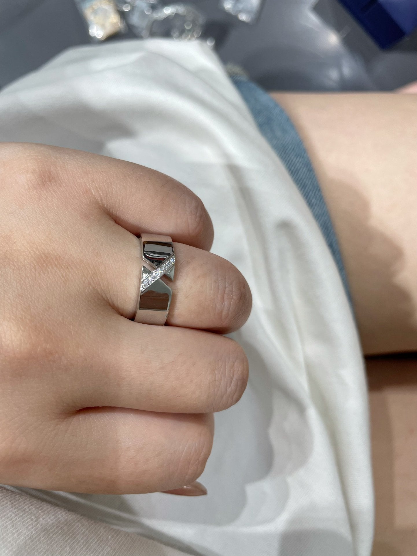 ˇGilded EraˇLIENS EVIDENCE DIAOMOND RING