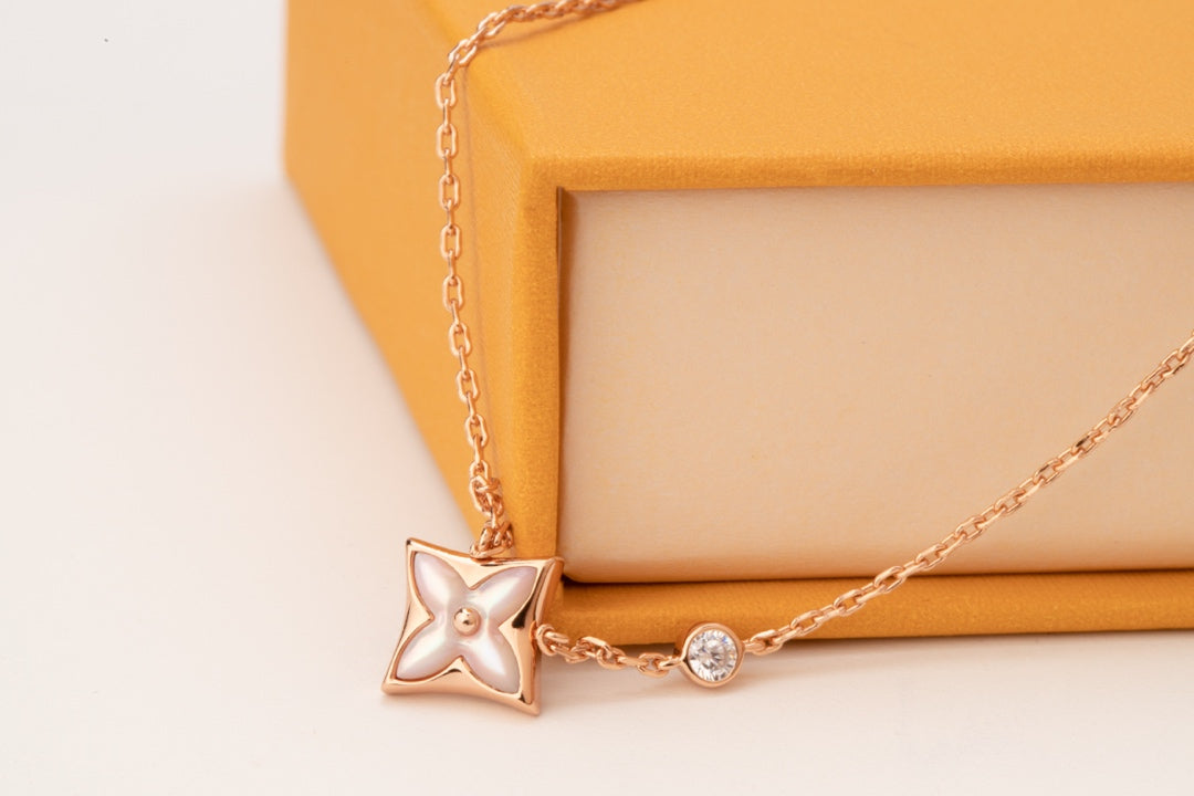 ˇGilded EraˇSTAR PINK MOP 1 DIAMOND PINK GOLD NECKLACE