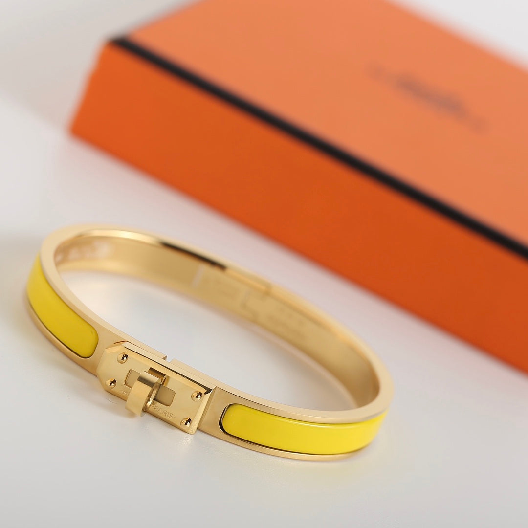 ˇGilded EraˇHM KELLY YELLOW BRACELET