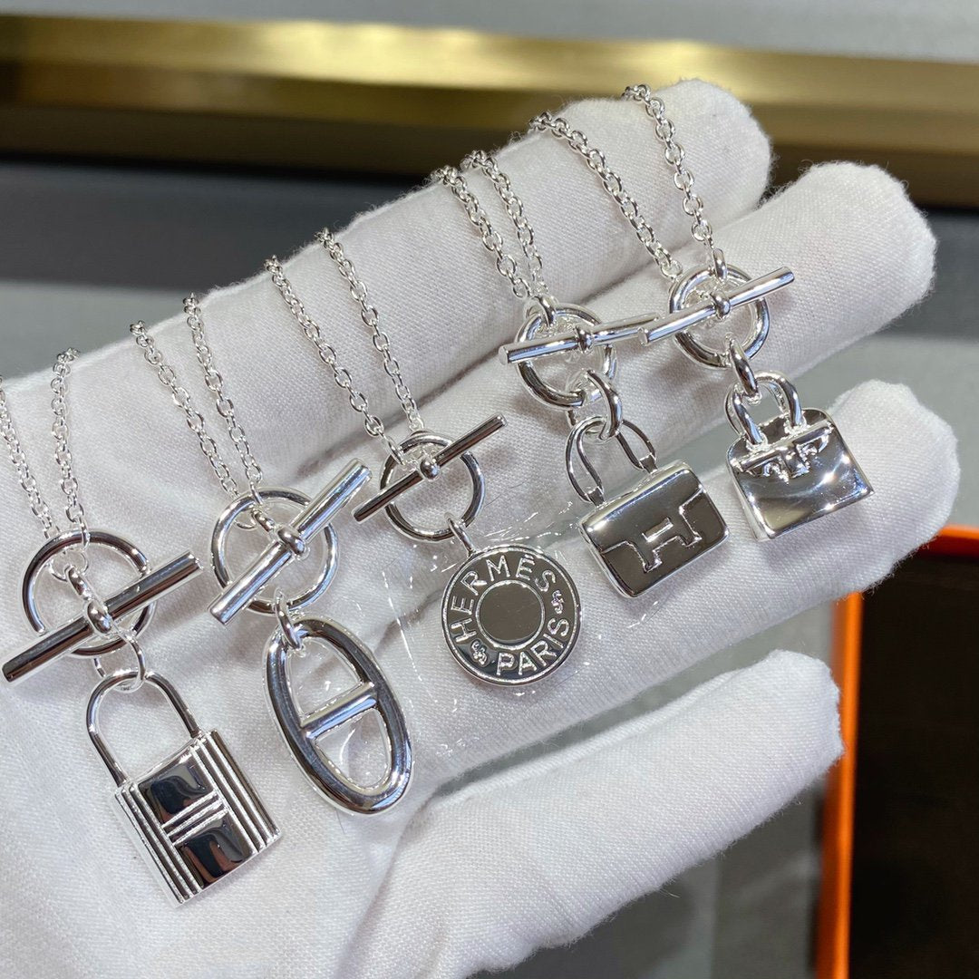 ˇGilded EraˇCONSTANCE PEDANT SILVER NECKLACE