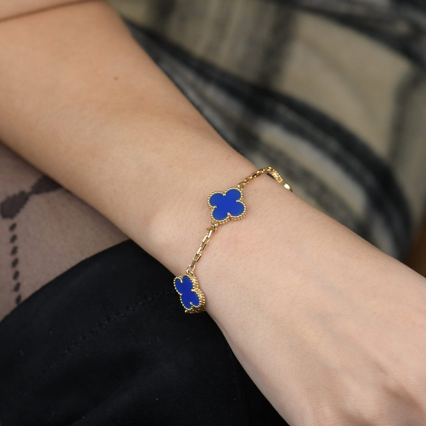 ˇGilded EraˇCLOVER 5 MOTIFS BLUE AGATE BRACELET