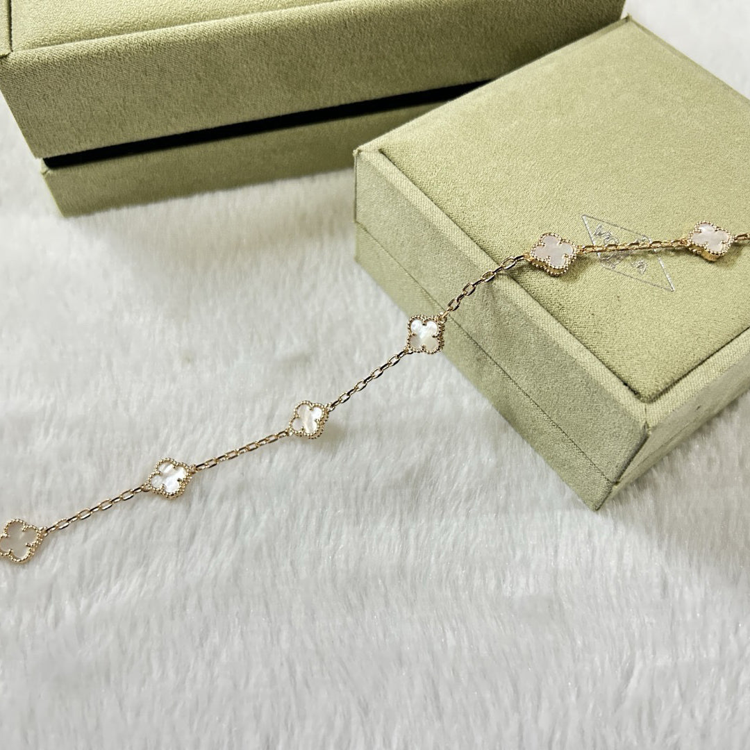 ˇGilded EraˇCLOVER 6 MOTIF WHITE MOP BRACELET