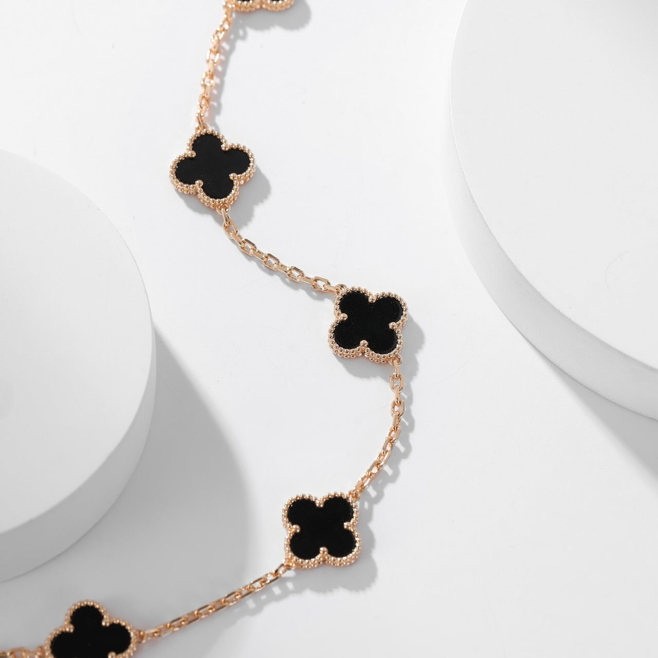 ˇGilded EraˇCLOVER 10 MOTIFS ONYX NECKLACE