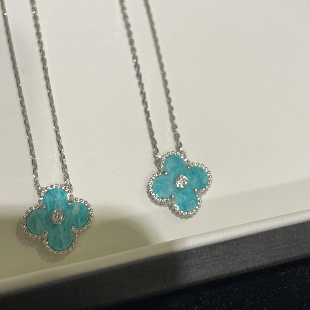ˇGilded EraˇCLOVER 15MM DIAMOND SVRES PORCELAIN NECKLACE SILVER