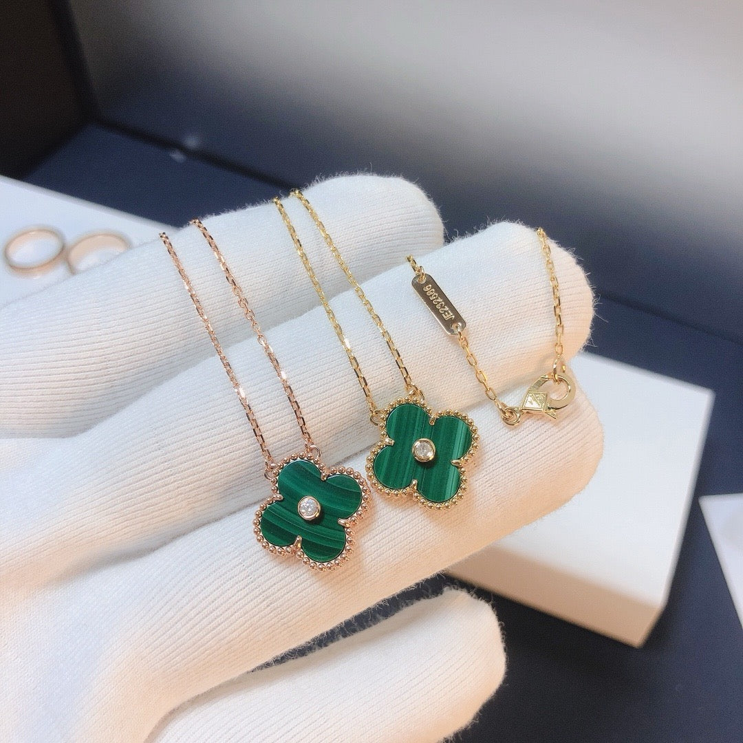 ˇGilded EraˇCLOVER 15MM DIAMOND TURQUOISE NECKLACE