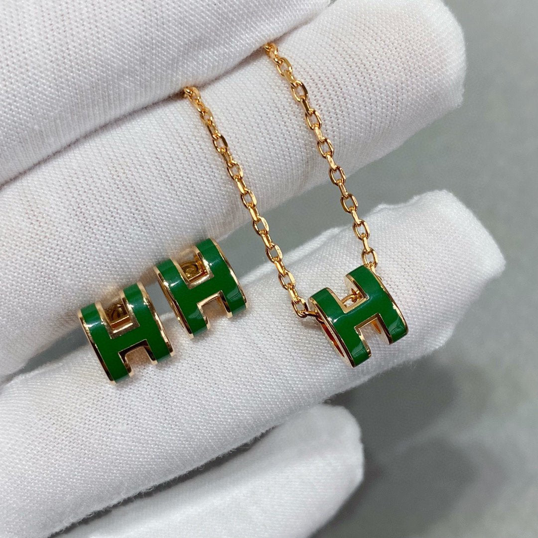 ˇGilded EraˇPOP H GREEN NECKLACE SILVER AND GOLD