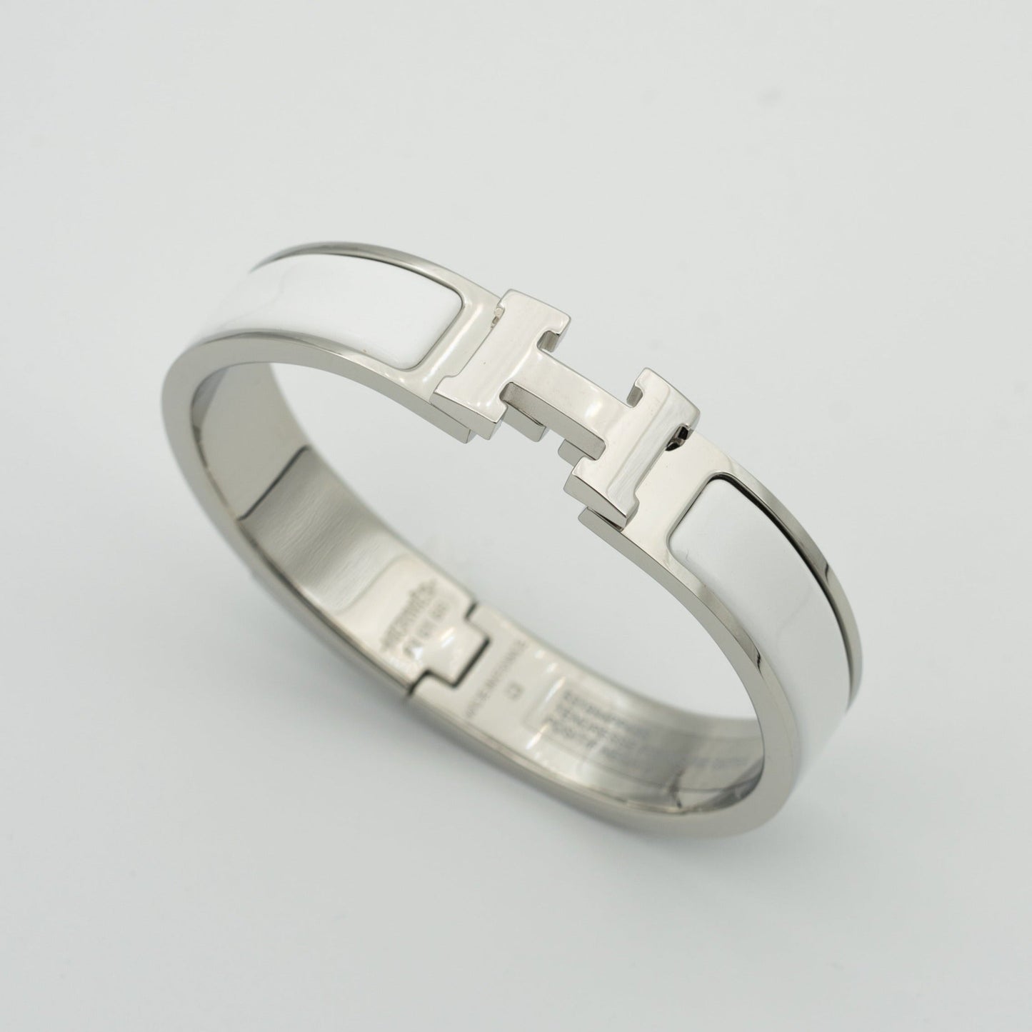 ˇGilded EraˇH WHITE BRACELET