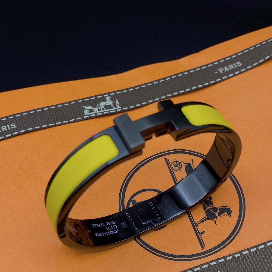 ˇGilded EraˇCLIC HM SO BLACK YELLOW BRACELET