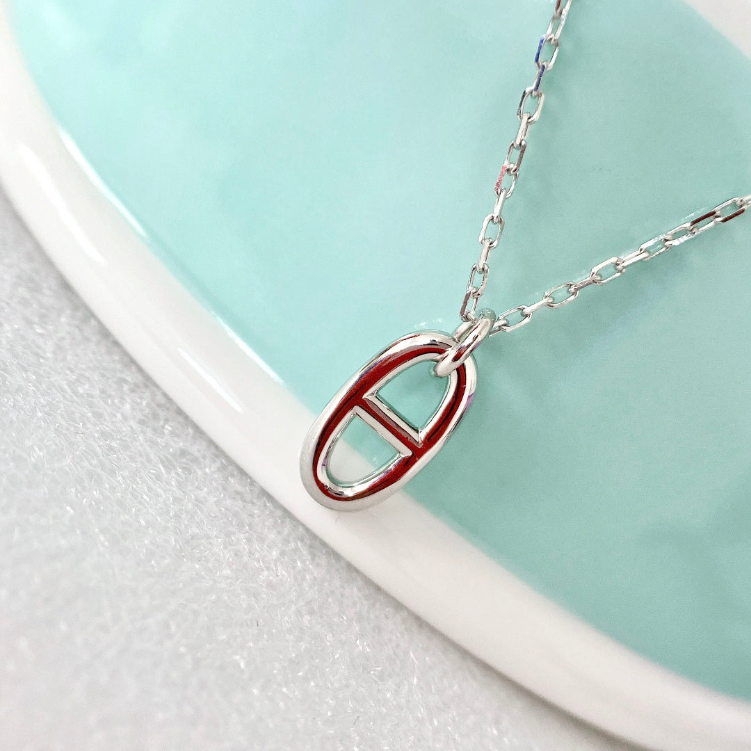 ˇGilded EraˇHM PIG NOSE NECKLACE