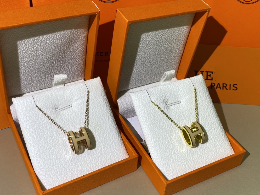 ˇGilded EraˇHM CLIC YELLOW ENAMEL GOLD NECKLACE
