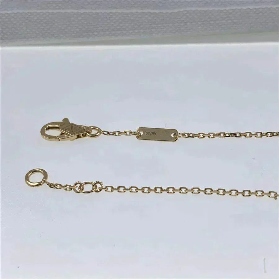 ˇGilded EraˇCLOVER CARNELIAN SINGLE FLOWER BRACELET