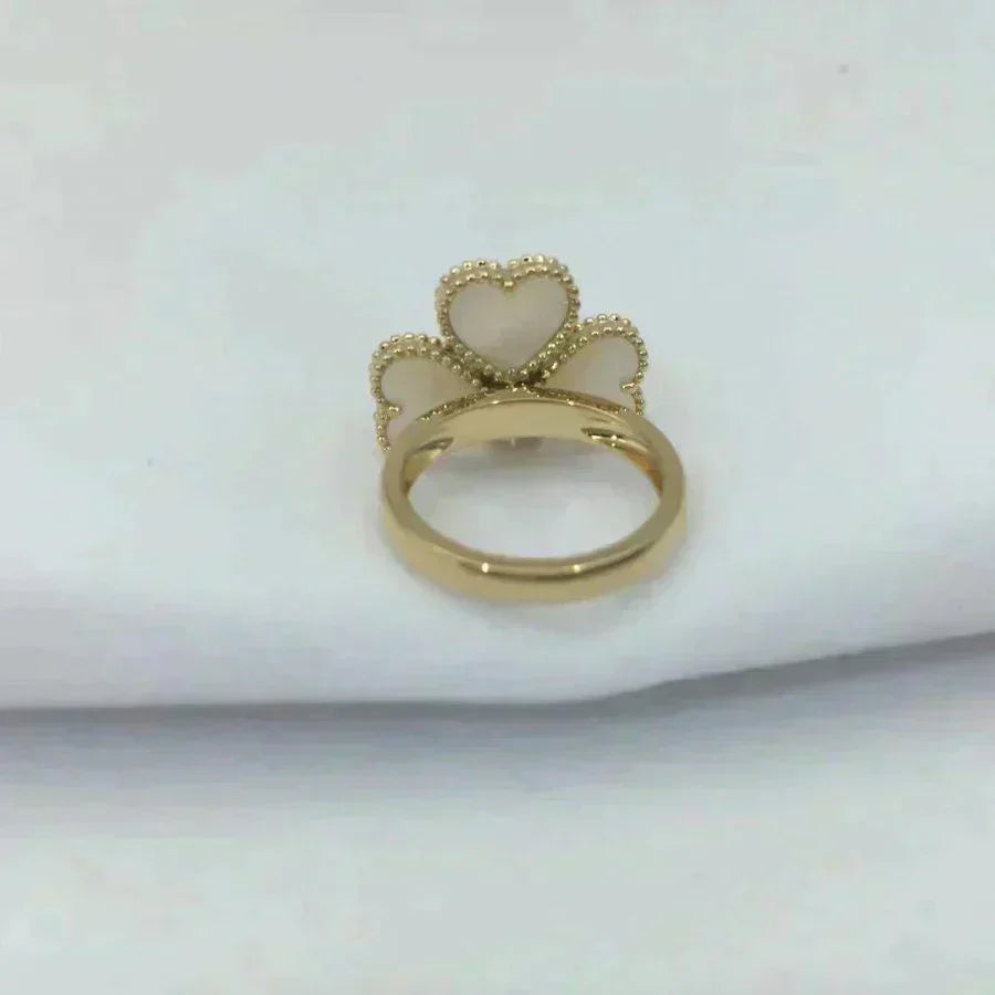 ˇGilded EraˇSWEET CLOVER WHITE MOP RING