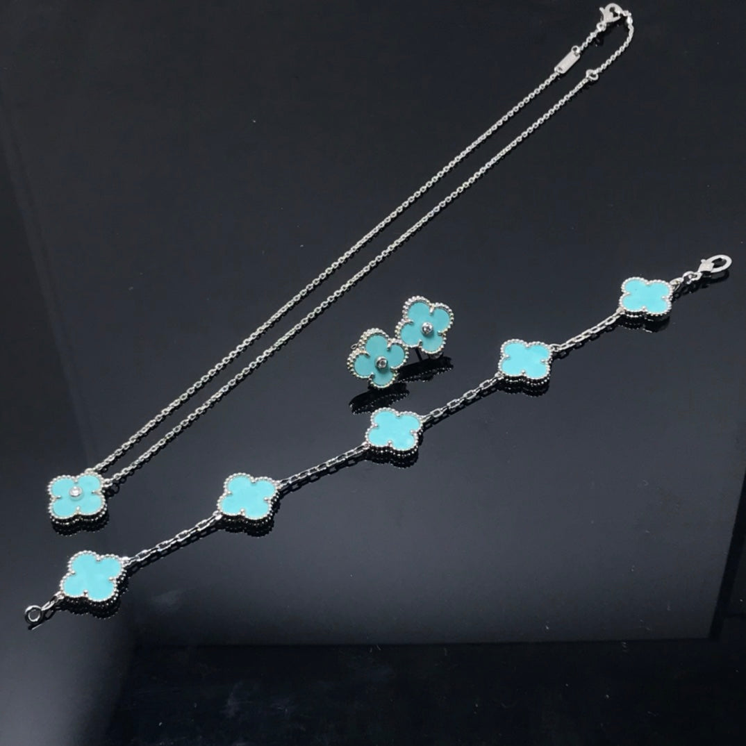 ˇGilded EraˇCLOVER 1 DIAMOND BLUE SKY SILVER EARRINGS