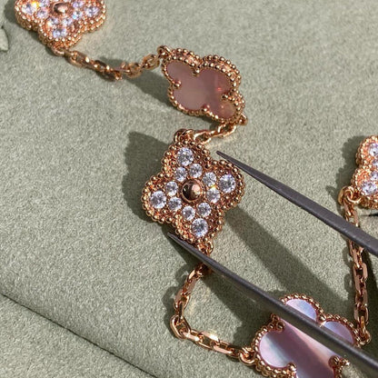 ˇGilded EraˇCLOVER 10 MOTIFS DIAMOND PINK MOP NECKLACE