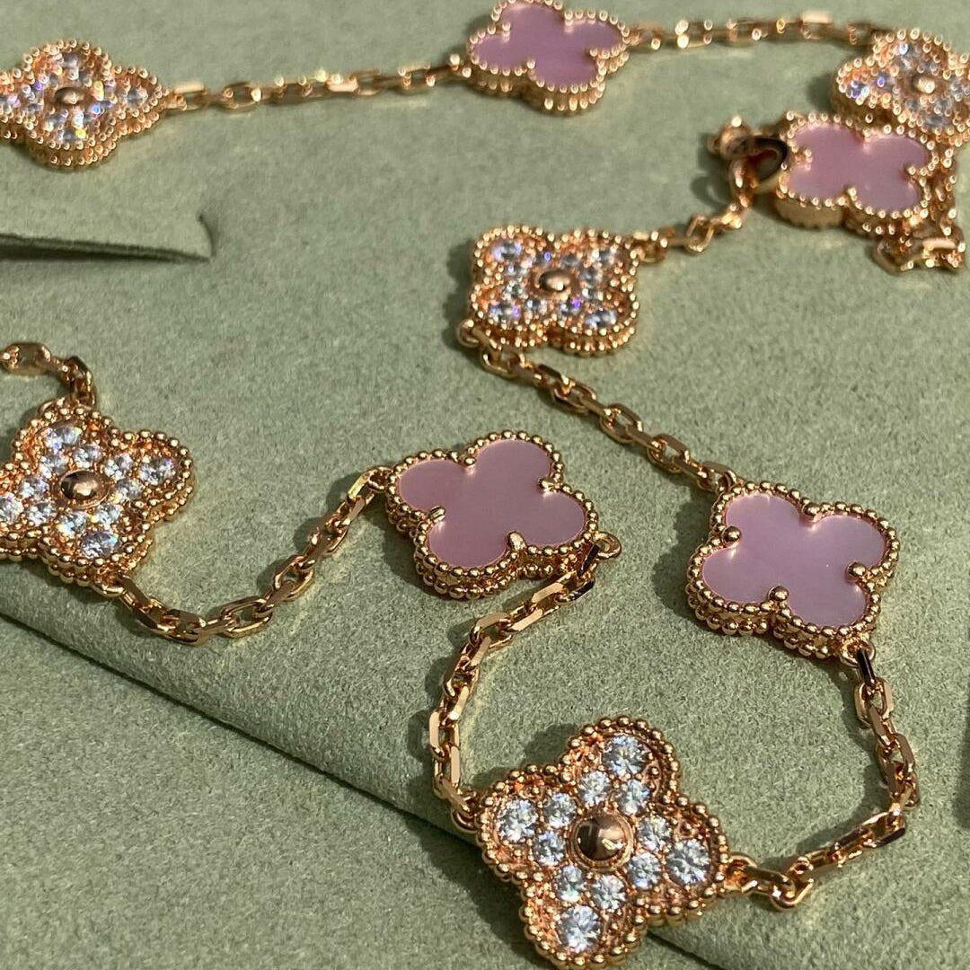 ˇGilded EraˇCLOVER 10 MOTIFS DIAMOND PINK MOP NECKLACE
