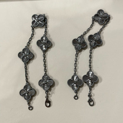 ˇGilded EraˇCLOVER 5 MOTIF BLACK BRACELET