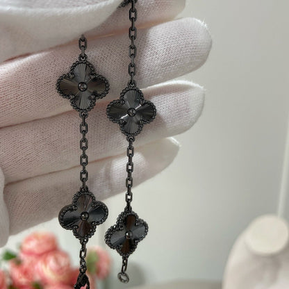 ˇGilded EraˇCLOVER 5 MOTIF BLACK BRACELET
