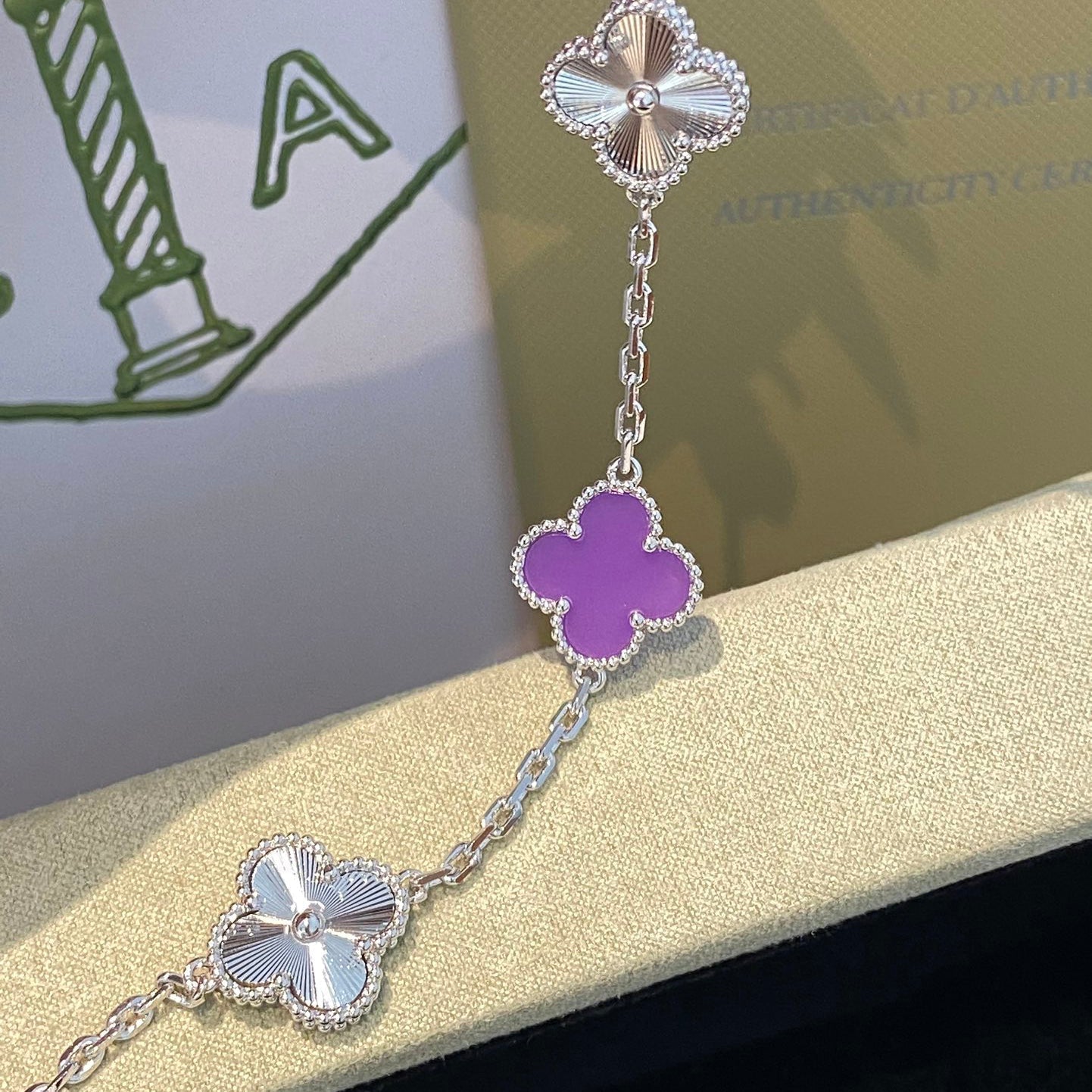 ˇGilded EraˇCLOVER  5 MOTIFS  PURPLE VIOLET BRACELET SILVER