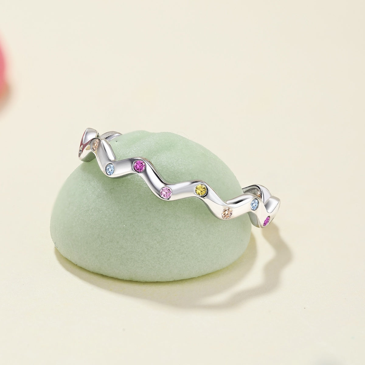 [STREET]Ornate Vibrant Round Cut Daily Ring