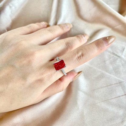 [STREET]Luxurious Engagement Ring