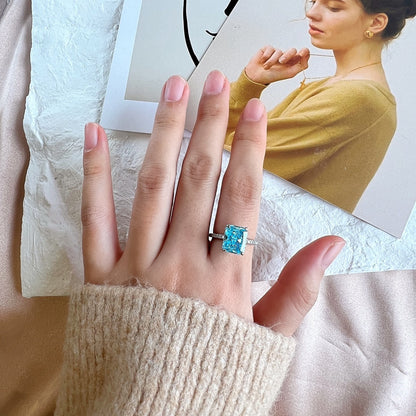 [STREET]Luxurious Engagement Ring