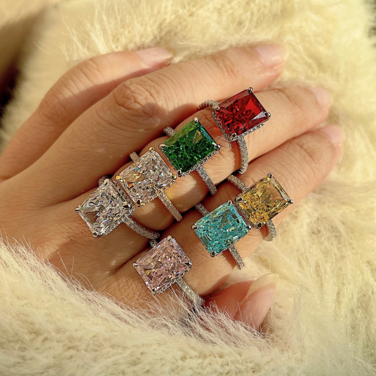 [STREET]Luxurious Engagement Ring