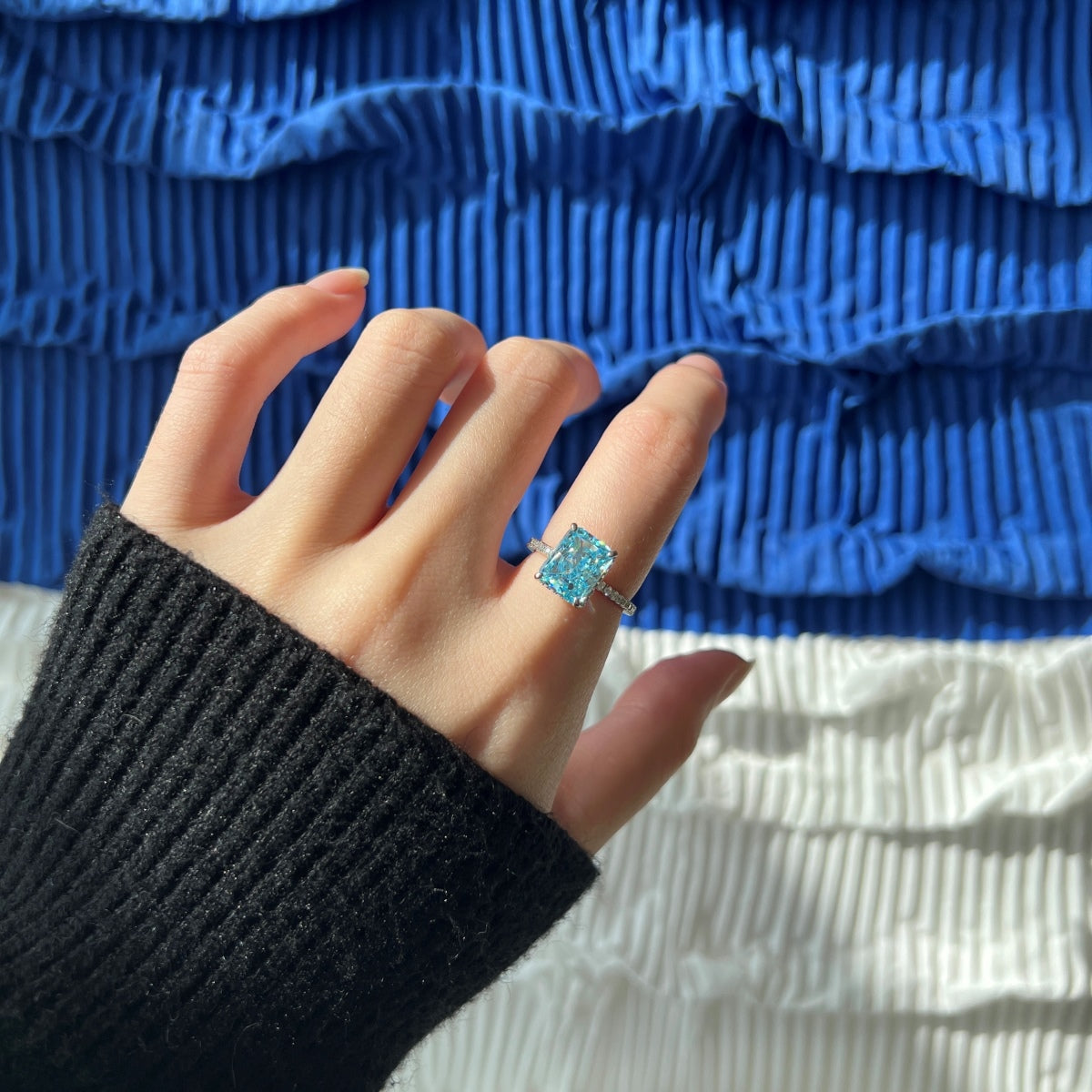 [STREET]Luxurious Engagement Ring