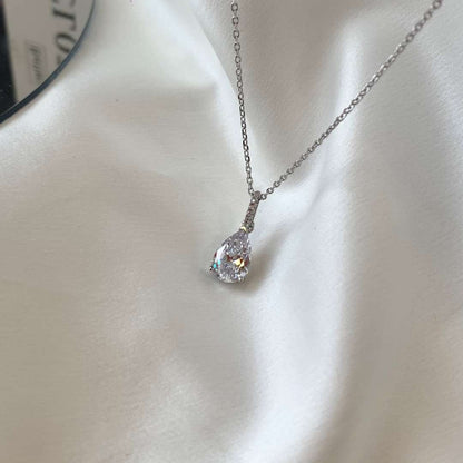 [STREET] Zarte, tropfenförmige Modeschmuck-Halskette