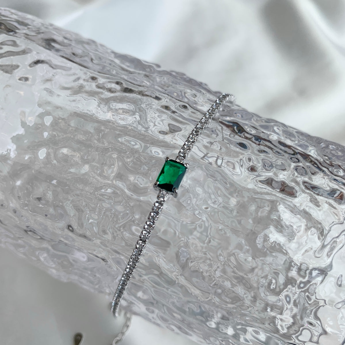 [STREET]Unique Emerald Cut Banquet Bracelet