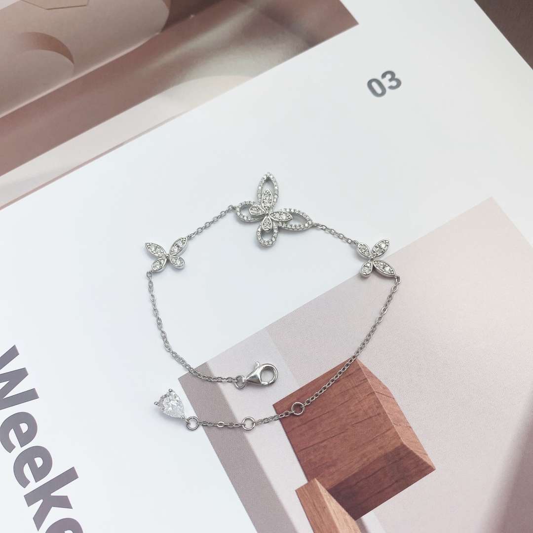 [STREET]Delicate Butterfly Pendant Bracelet