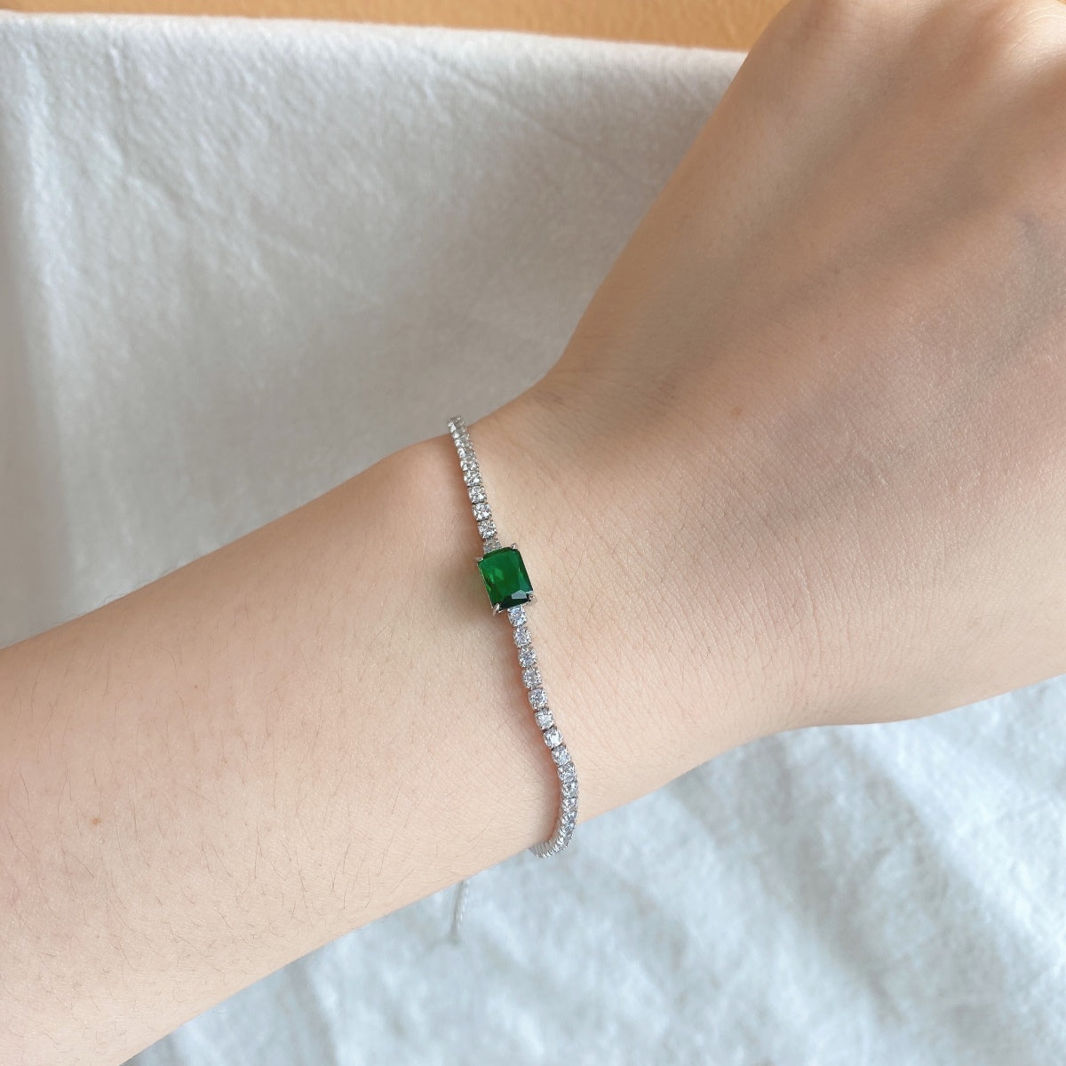 [STREET]Unique Emerald Cut Banquet Bracelet