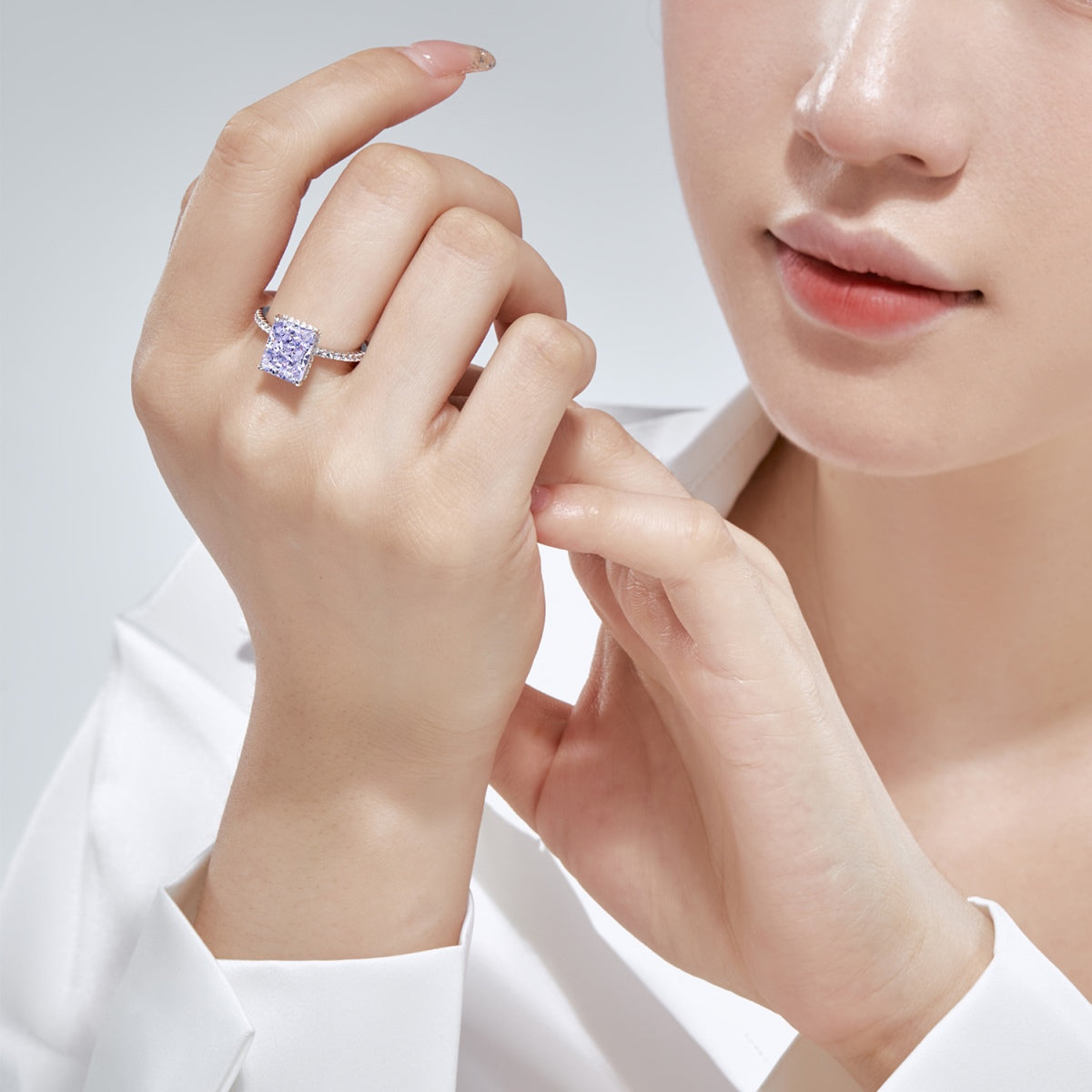 [STREET]Luxurious Engagement Ring
