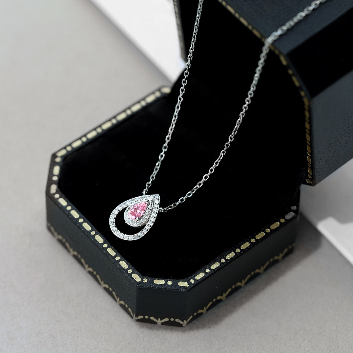 [STREET]Sparkling Pear Cut Necklace