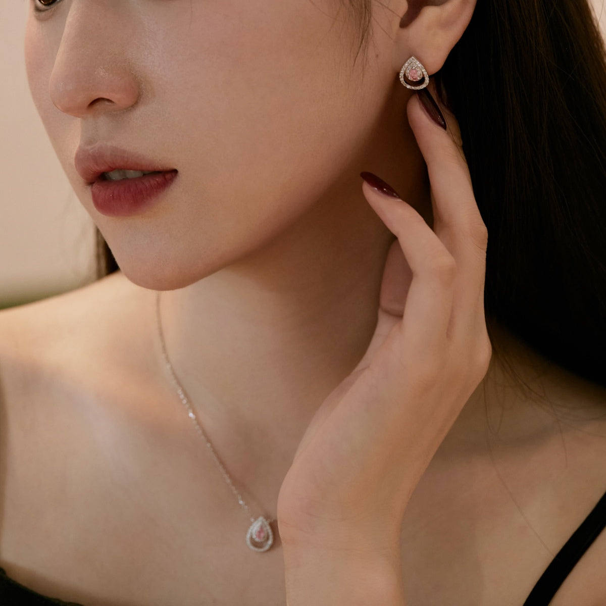 [STREET]Sparkling Delicate Water Drop Shape Daily Earrings