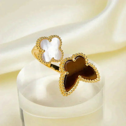 ˇGilded EraˇLUCKY BETWEEN THE FINGER RING