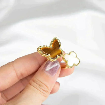 ˇGilded EraˇLUCKY BETWEEN THE FINGER RING