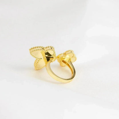 ˇGilded EraˇLUCKY BETWEEN THE FINGER RING