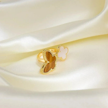 ˇGilded EraˇLUCKY BETWEEN THE FINGER RING
