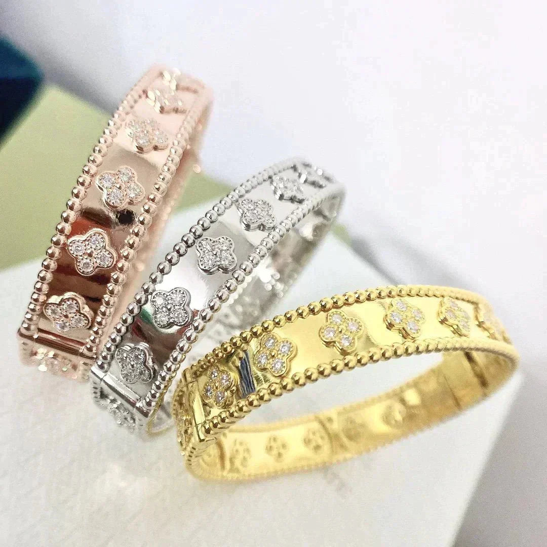 ˇGilded EraˇCLOVER BRACELET 8MM DIAMONDS