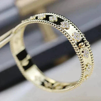 ˇGilded EraˇCLOVER BRACELET 8MM DIAMONDS